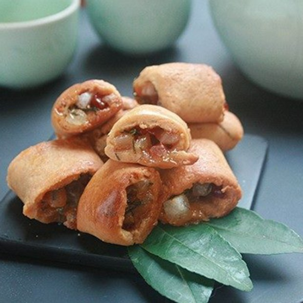 bánh chả lá chanh